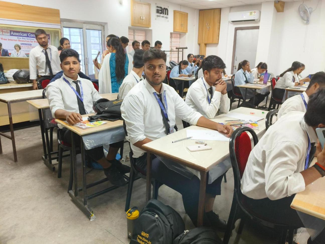 Rahul Soni Conducts “All Can Sketch” Workshop for PGDM, BBA, BCA & MAMC Students at IIBM and ZHI Patna
